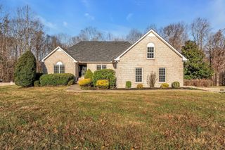 1094 Paradise Dr, Greenbrier, TN 37073
