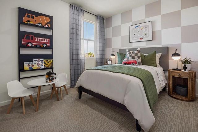 322 Miramar Dr, Lathrop, CA 95330