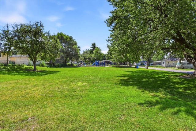 570 Ironton Street NE, Fridley, MN 55432