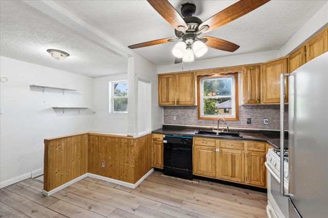 570 Ironton Street NE, Fridley, MN 55432