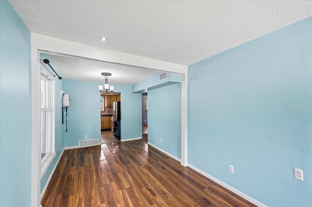 570 Ironton Street NE, Fridley, MN 55432