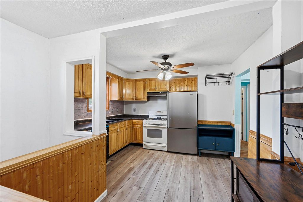 570 Ironton Street NE, Fridley, MN 55432 — photo 2