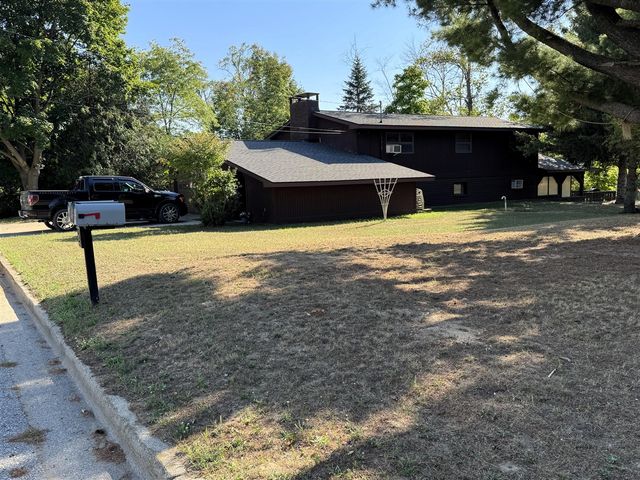 125 N Cedar Street, Evart, MI 49631