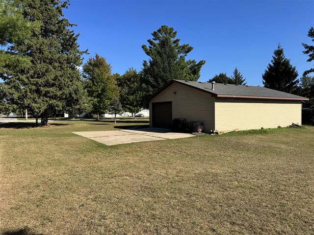 125 N Cedar Street, Evart, MI 49631