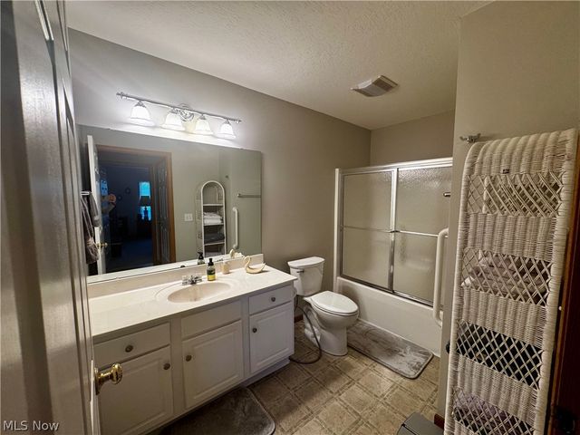 2570 Barnstone Avenue SW, Canton, OH 44706