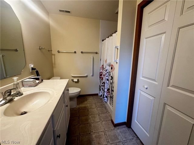 2570 Barnstone Avenue SW, Canton, OH 44706