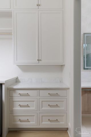 50 Highpoint Dr, Gulf Breeze, FL 32561