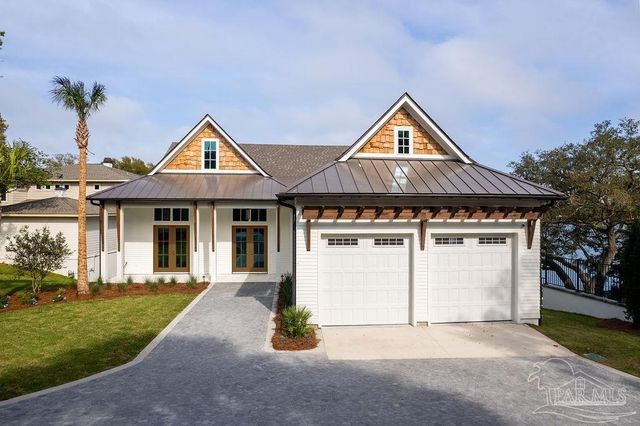 50 Highpoint Dr, Gulf Breeze, FL 32561