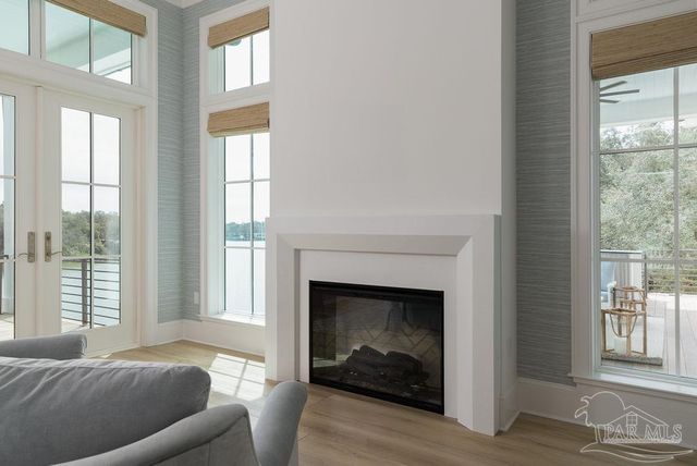 50 Highpoint Dr, Gulf Breeze, FL 32561