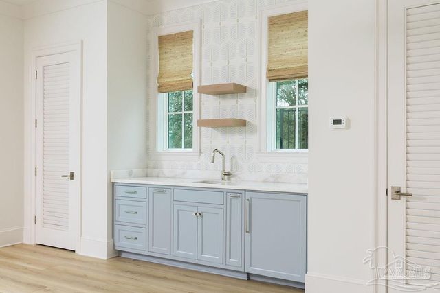 50 Highpoint Dr, Gulf Breeze, FL 32561