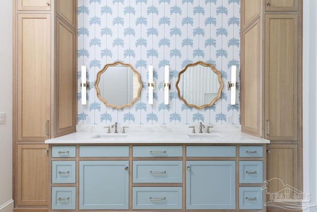 50 Highpoint Dr, Gulf Breeze, FL 32561