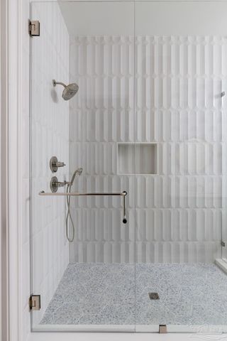 50 Highpoint Dr, Gulf Breeze, FL 32561