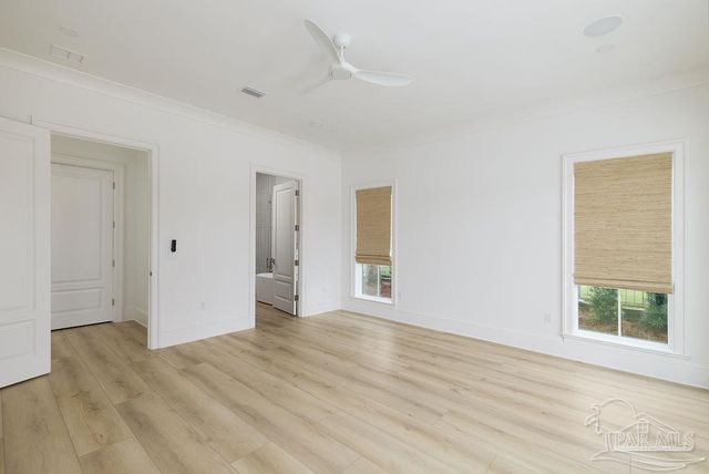 50 Highpoint Dr, Gulf Breeze, FL 32561