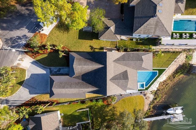 50 Highpoint Dr, Gulf Breeze, FL 32561