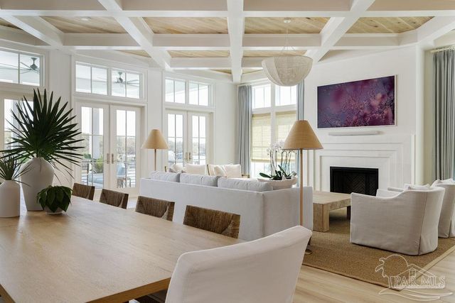 50 Highpoint Dr, Gulf Breeze, FL 32561