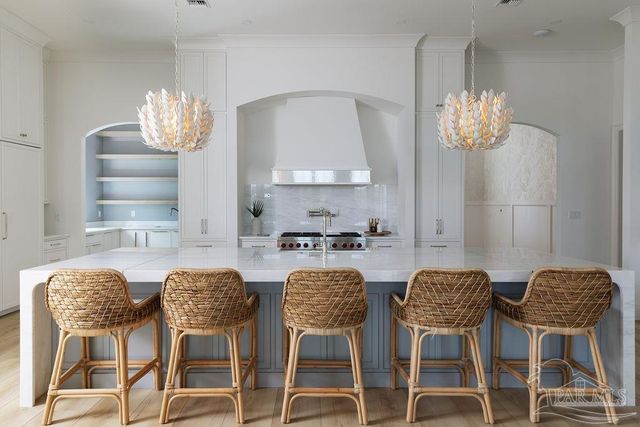 50 Highpoint Dr, Gulf Breeze, FL 32561