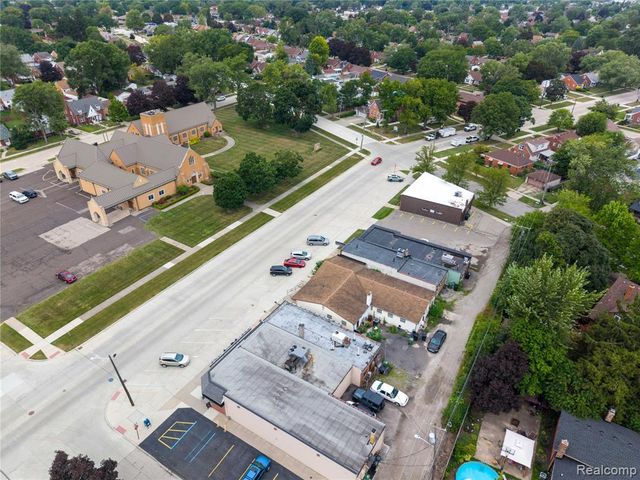 8457 Park Avenue, Allen Park, MI 48101
