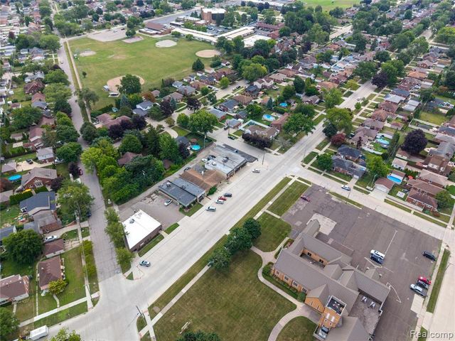 8457 Park Avenue, Allen Park, MI 48101