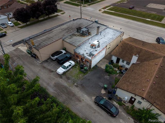8457 Park Avenue, Allen Park, MI 48101