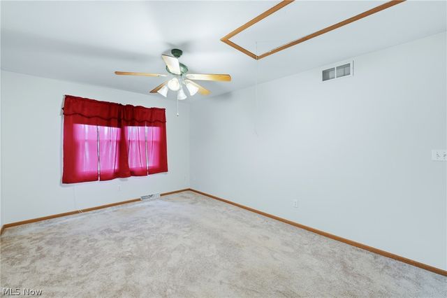 5613 Pierce Road NW, Warren, OH 44481