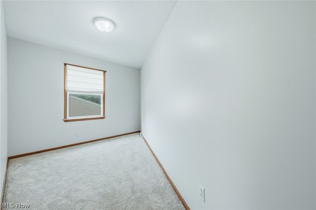 5613 Pierce Road NW, Warren, OH 44481