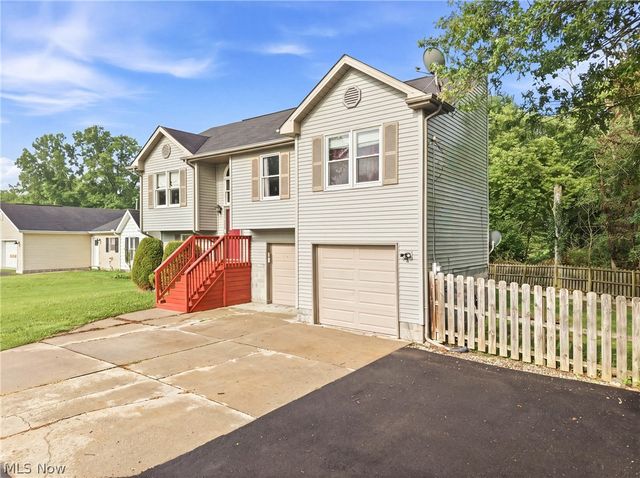 5613 Pierce Road NW, Warren, OH 44481