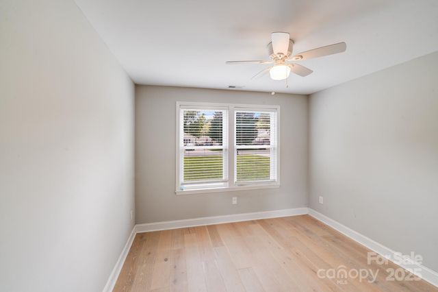 114 W Lee Avenue, Bessemer City, NC 28016