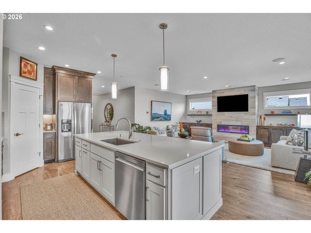 1225 S 44TH Ave, Ridgefield, WA 98642