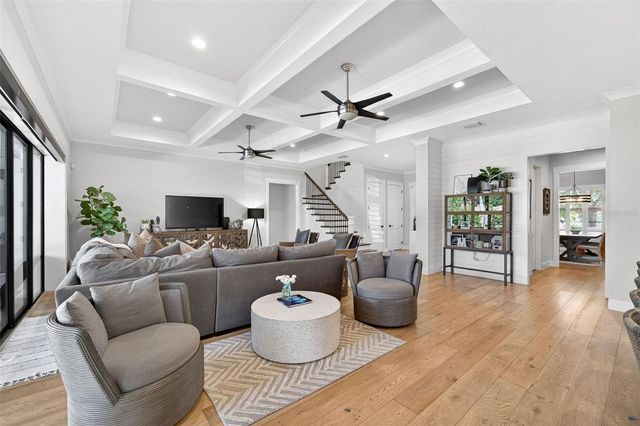 427 RAEHN STREET, Orlando, FL 32806