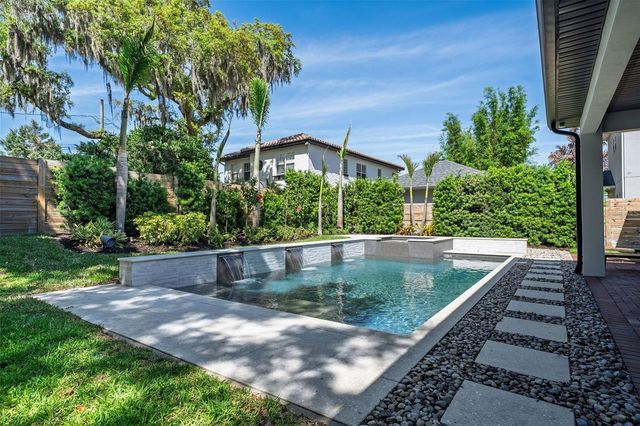 427 RAEHN STREET, Orlando, FL 32806