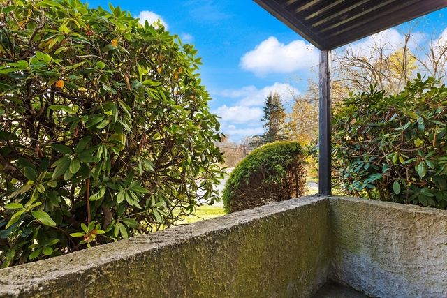 23 Pine St A, Canton, MA 02021