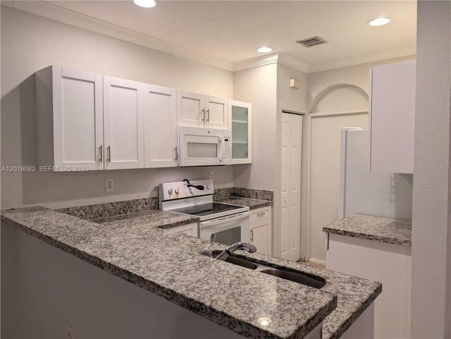 6009 SW 19th St 6009, North Lauderdale, FL 33068