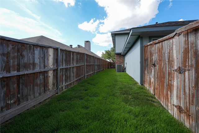 2016 Greenview Drive A, Carrollton, TX 75010