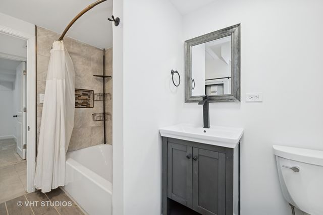 115 E Lincoln Avenue, Barrington, IL 60010