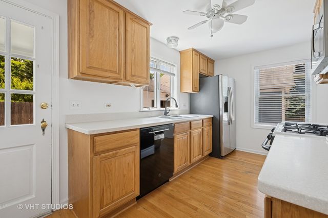 115 E Lincoln Avenue, Barrington, IL 60010