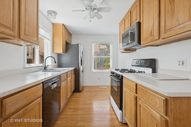 115 E Lincoln Avenue, Barrington, IL 60010