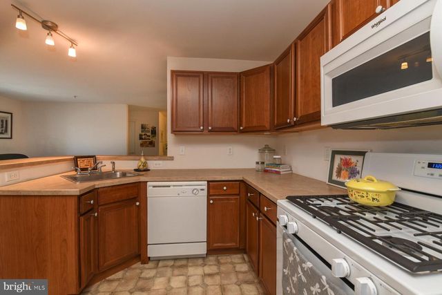 67 HIGHBRIDGE LN, West Deptford, NJ 08086