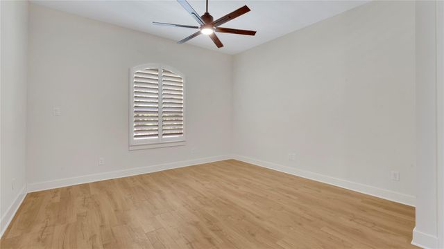 73 Wyndemere Drive, Montgomery, TX 77356