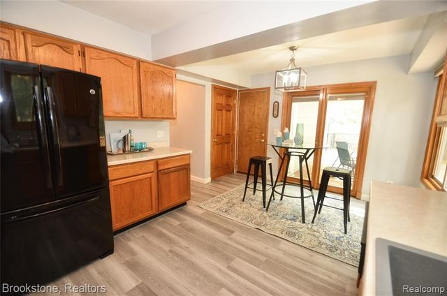 4428 Fenmore Avenue, Waterford, MI 48328