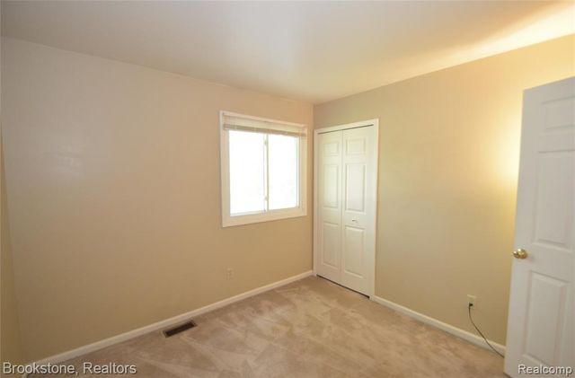 4428 Fenmore Avenue, Waterford, MI 48328
