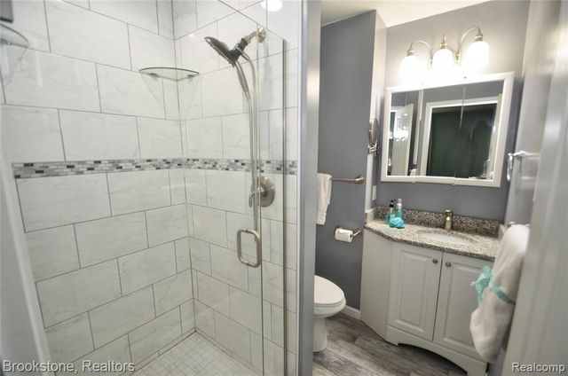 4428 Fenmore Avenue, Waterford, MI 48328