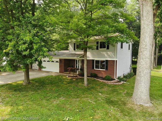 4428 Fenmore Avenue, Waterford, MI 48328