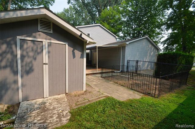 4428 Fenmore Avenue, Waterford, MI 48328