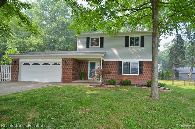 4428 Fenmore Avenue, Waterford, MI 48328