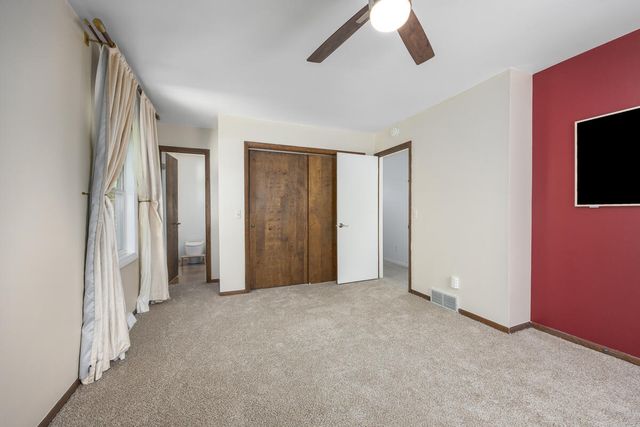 1865 Ridgemoor Drive, Grand Rapids, MI 49506