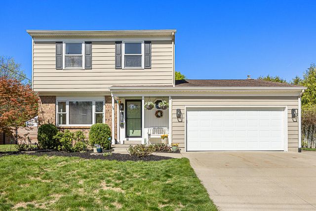 1865 Ridgemoor Drive, Grand Rapids, MI 49506