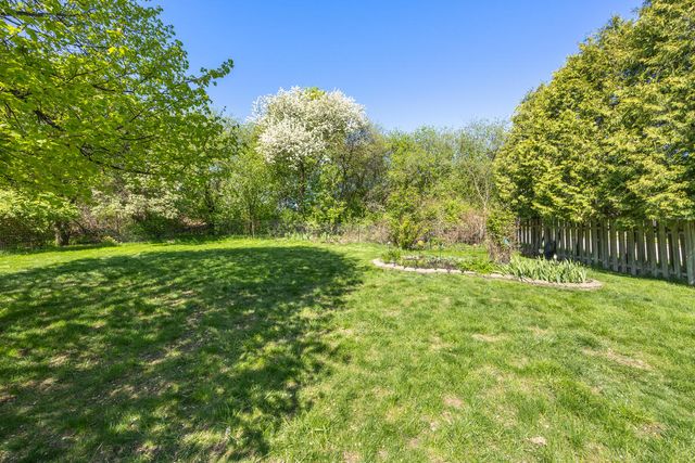 1865 Ridgemoor Drive, Grand Rapids, MI 49506
