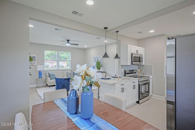 548 AIKEN Road, Jacksonville, FL 32216