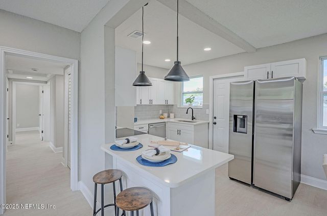 548 AIKEN Road, Jacksonville, FL 32216
