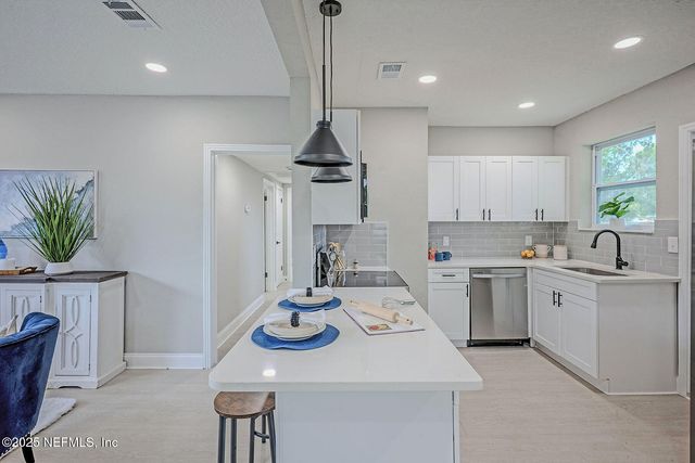 548 AIKEN Road, Jacksonville, FL 32216